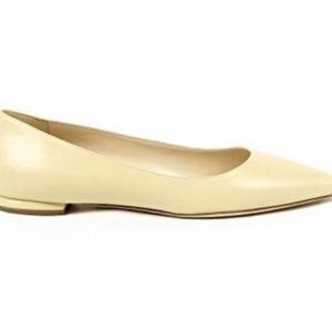 BRAND NEW Andrew Charles Nude Flats
